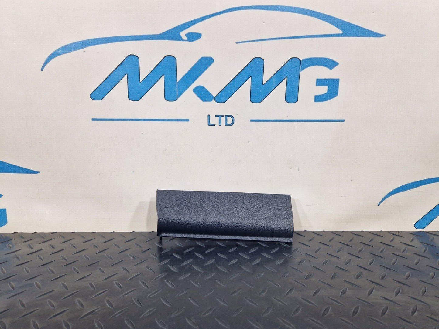 14-23 MERCEDES VITO W447 LEFT SIDE B-PILLAR LOWER SEAT BASE TRIM A4479107900