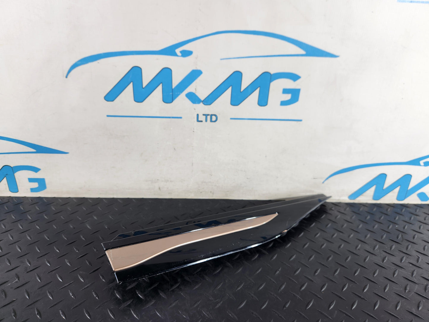 Land Rover Range Rover Evoque Front Right Upper Fender Trim Damaged K8D2280B10AC