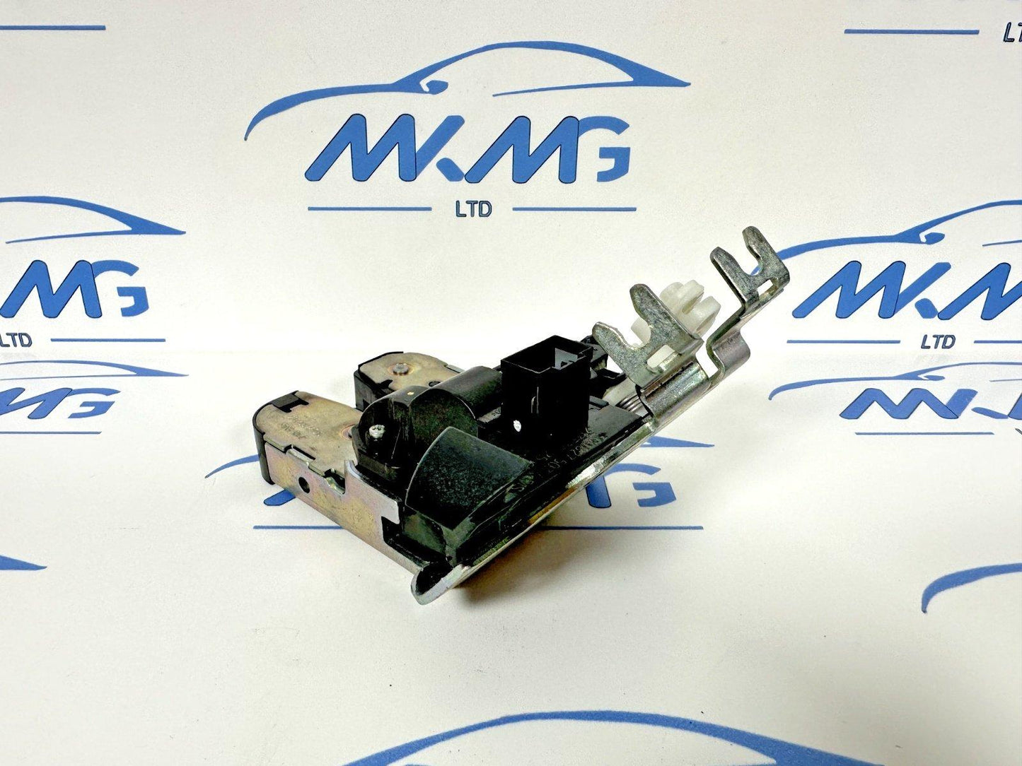 16-19 AUDI A4 B9 S-LINE SALOON GENUINE TAILGATE LOCK MECHANISM OEM 3G0827503A