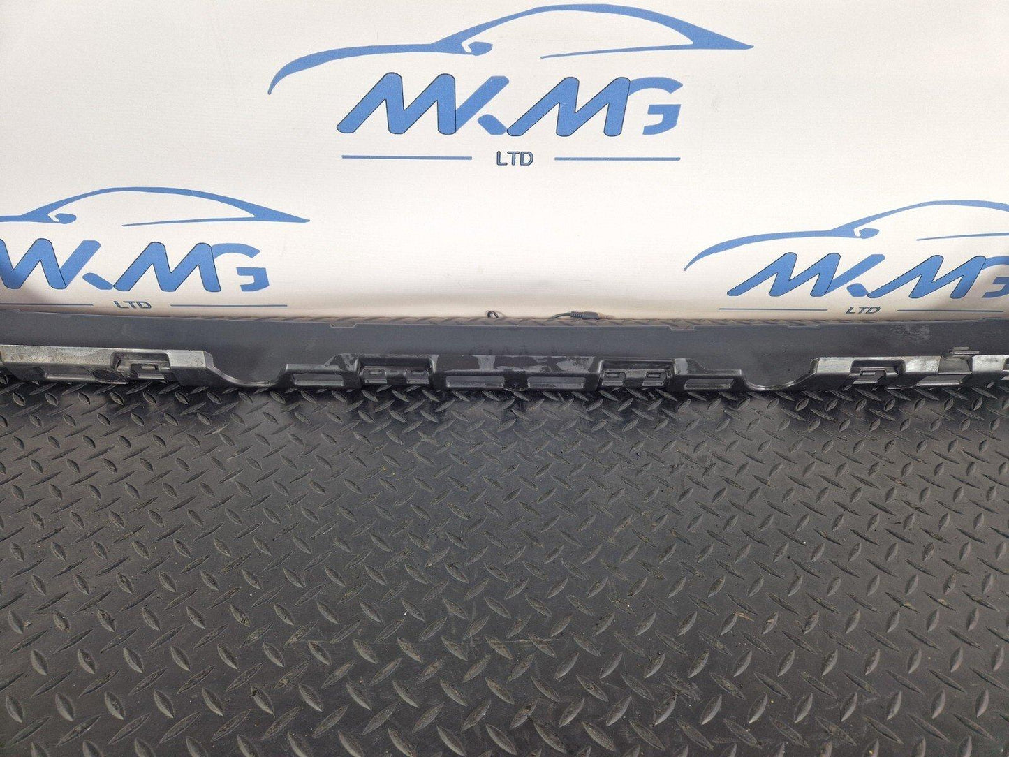 18-ON MERCEDES BENZ SPRINTER W907 W910 2.2 CDI OEM BUMPER MOUNT A9108854700