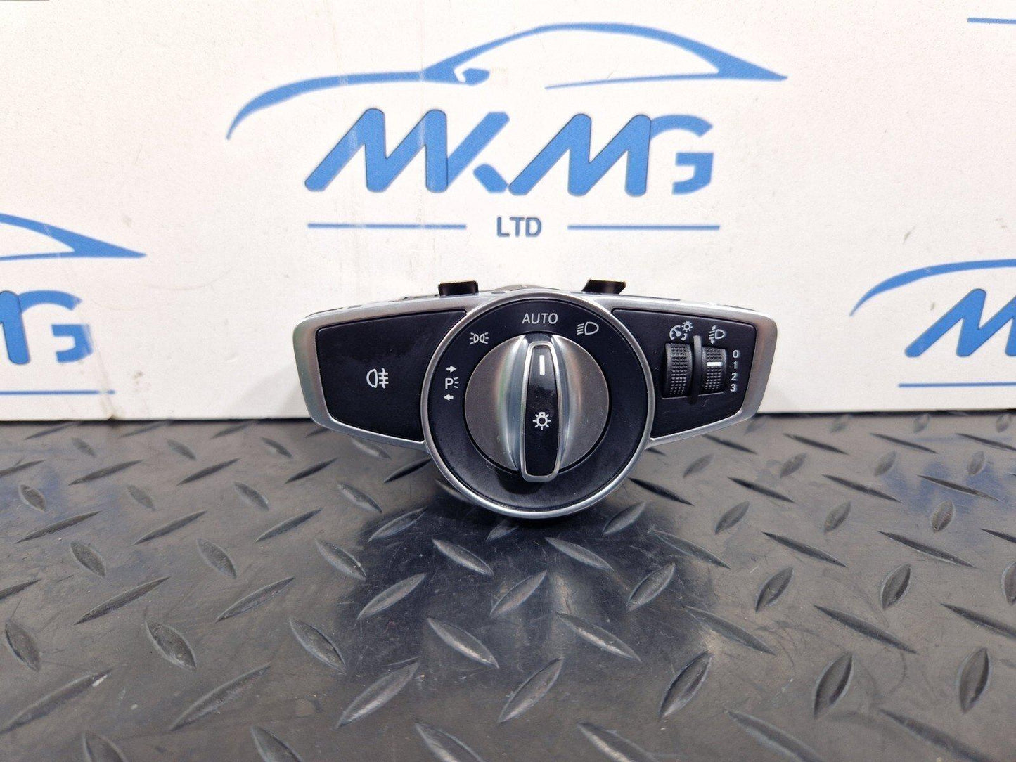 14-21 MERCEDES BENZ C200 W205 GENUINE HEADLIGHT CONTROL SWITCH PANEL A2059051910