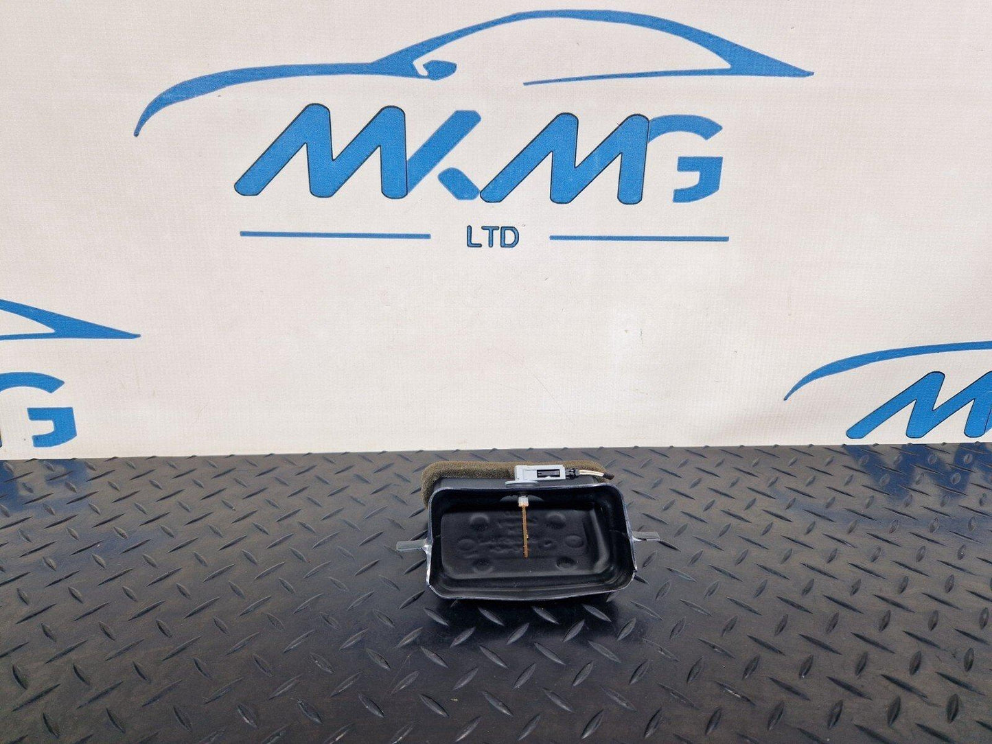 16-23 AUDI A5 F5 S LINE GENUINE AIR CHANEL CONNECTING VENT 8W0857042