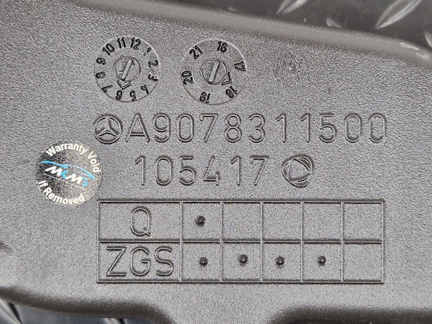 18-ON MERCEDES BENZ SPRINTER W907 OEM AIR VENT DUCT A9078311500