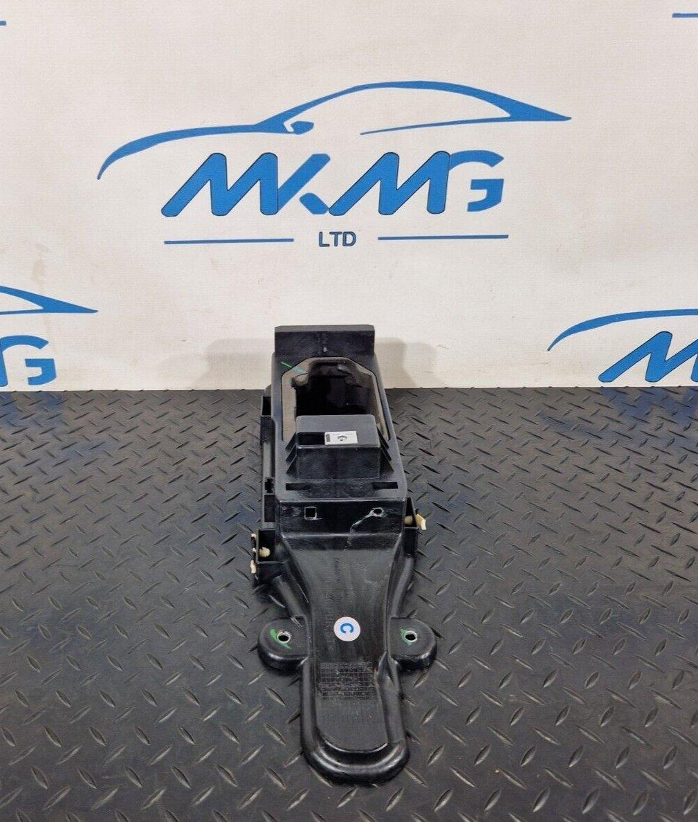 17-20 VW GOLF MK7.5 GEAR STICK SURROUND MOUNTING BRACKET 5GE864761