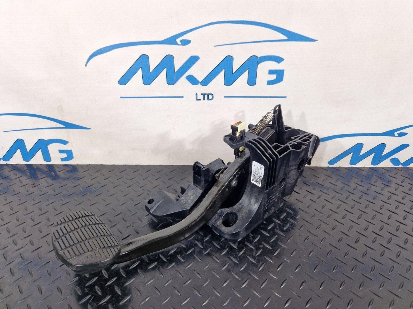 BMW X1 2 SERIES F45 F46 F48 GENUINE BRAKE PEDAL 6856600 6860677