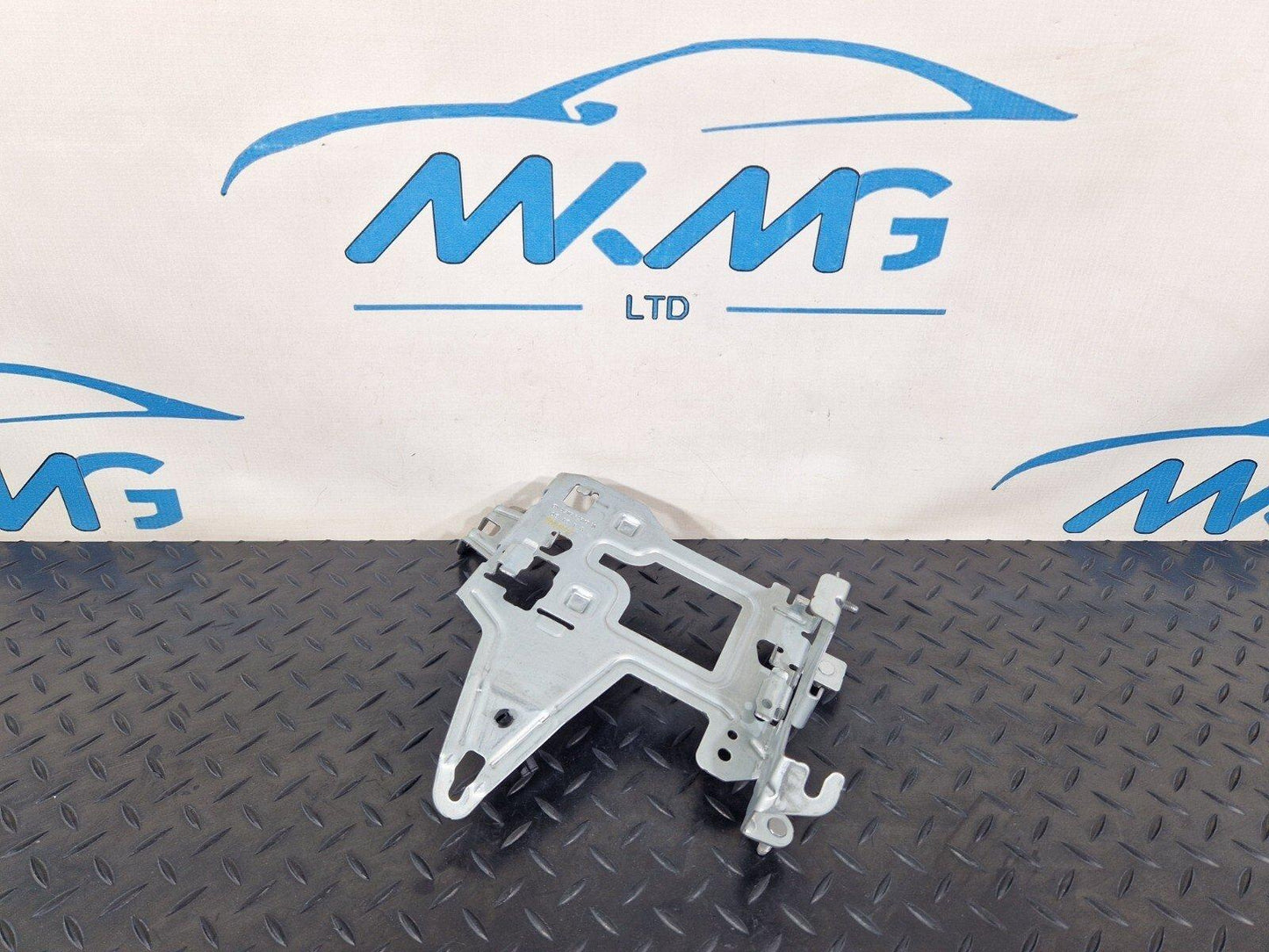 14-21 MERCEDES BENZ C220d W205 FUSE BOX RELAY HOLDER BRACKET A2055451740