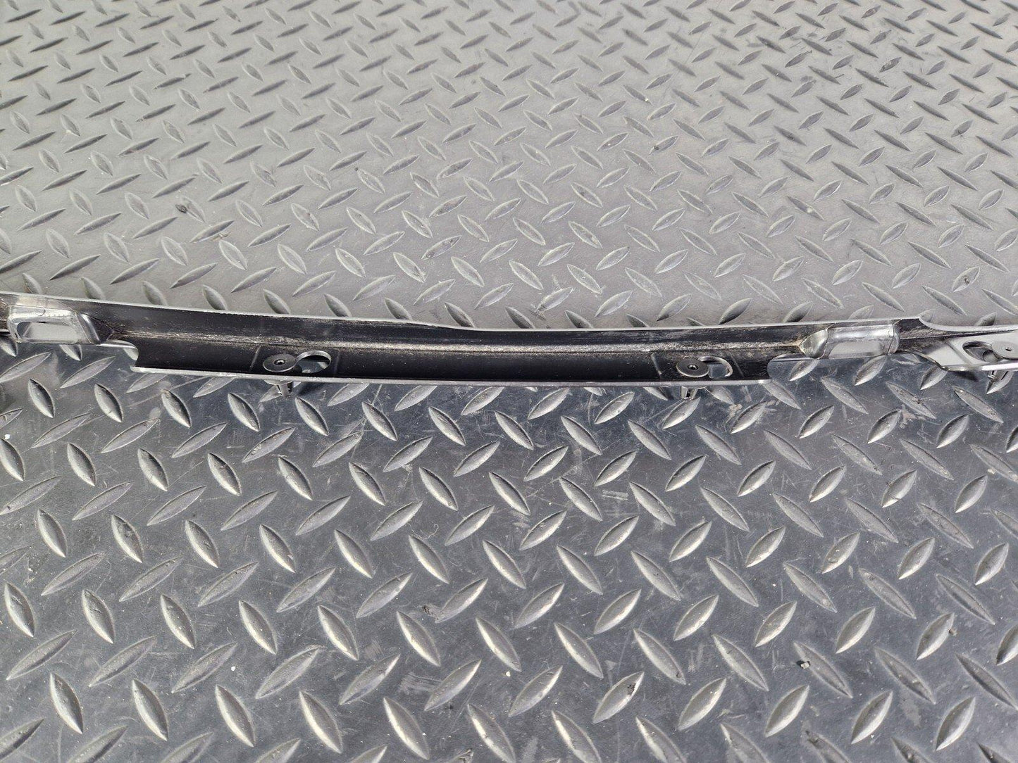 14-19 MERCEDES BENZ GLA X156 UNDER BONNET WINDSCREEN WASHER JET TRIM A1768600014