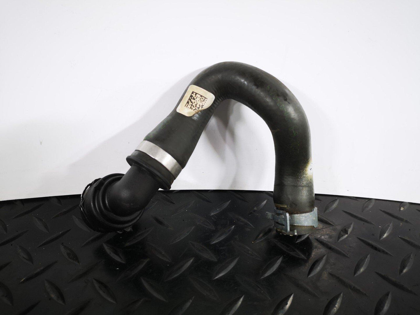 16-19 AUDI A4 B9 GENUINE V6 3.0TDI CSW ENGINE WATER COOLANT PIPE 8W0819332P