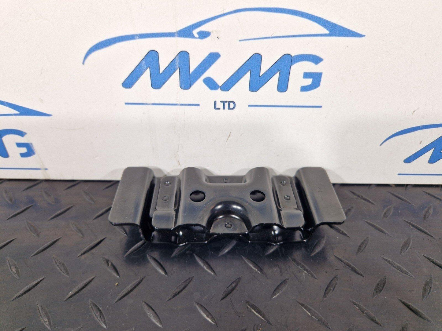 10-18 AUDI A7 4G S-LINE GENUINE OEM MOUNTING TIE DOWN EYE 4G8813383