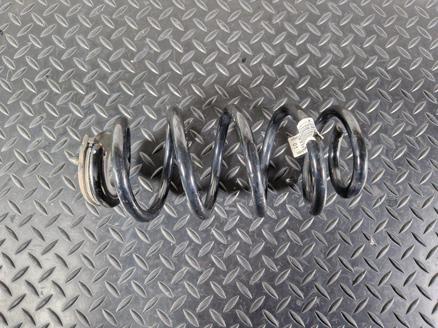 20-24 BMW 1 SERIES F40 REAR SUSPENSION COIL SPRING FITS LEFT & RIGHT 6871665