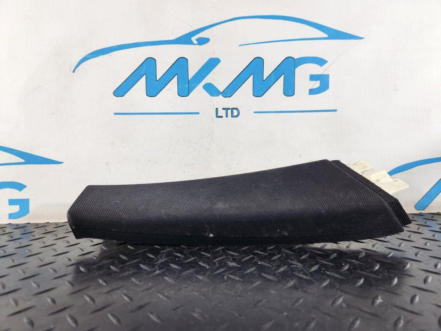 11-18 BMW 6 SERIES F13 GENUINE B PILLAR RIGHT O/S COVER PANEL TRIM 8051016