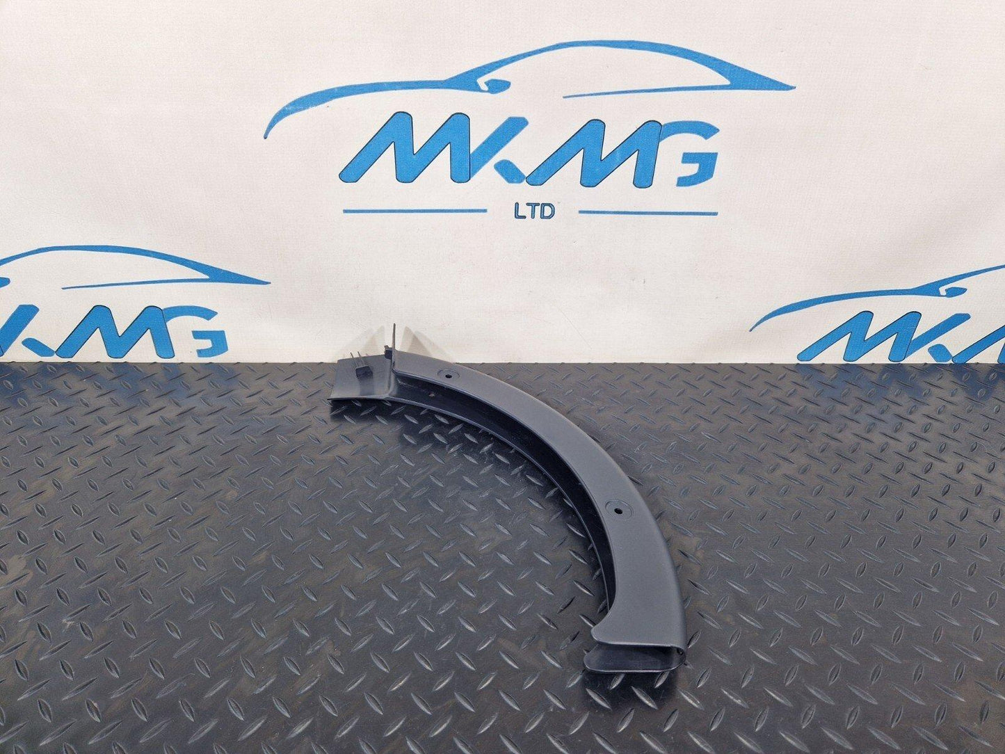 16-19 AUDI A4 B9 GENUINE BOOT LID RIGHT SIDE HINGE TRIM COVER 8W5971822