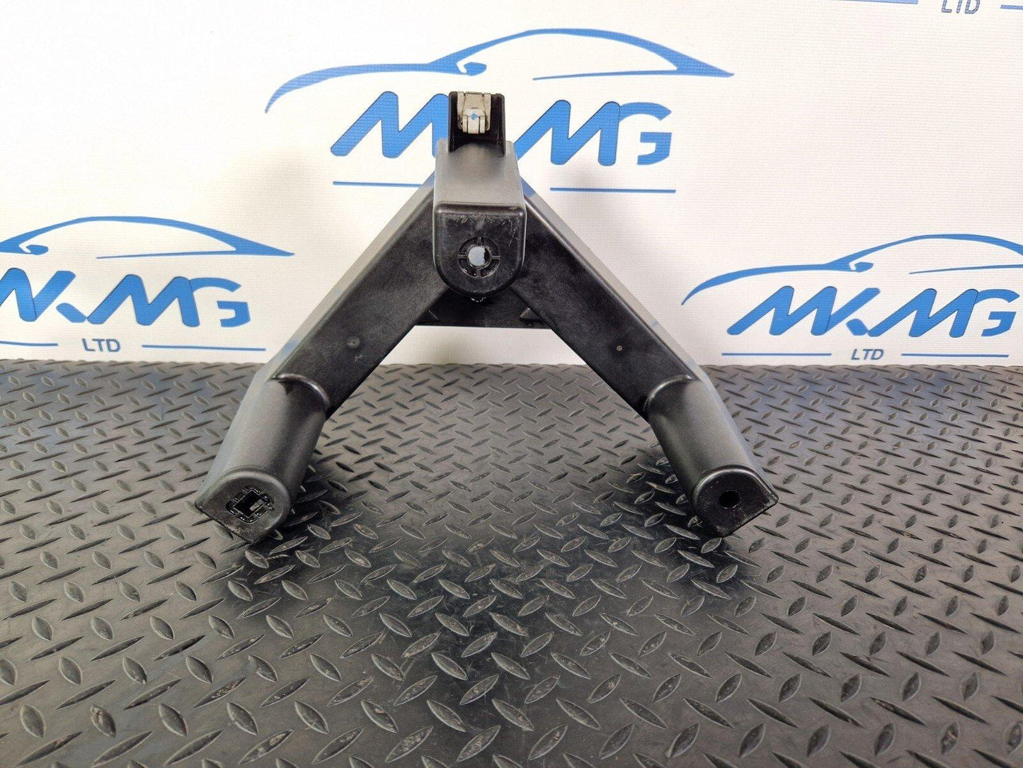 18-ON MERCEDES BENZ A CLASS W177 GENUINE MOUNT BRACKET A1776827500