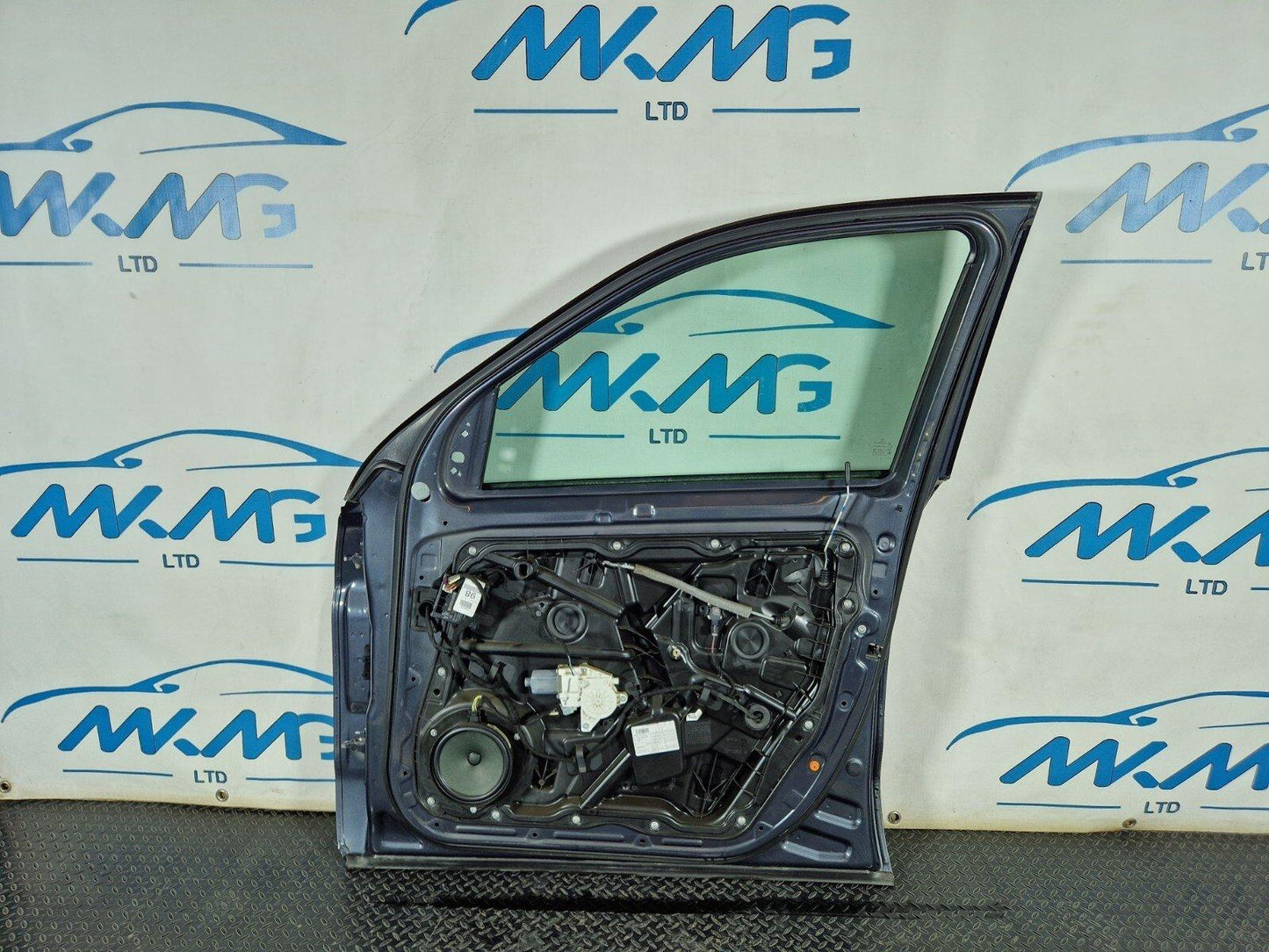 11-19 MERCEDES BENZ ML W166 GENUINE FRONT RIGHT O/S COMPLETE DOOR GREY 755