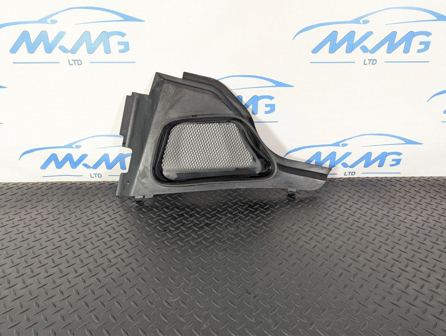 11-19 MERCEDES BENZ ML W166 GENUINE FRONT LEFT N/S AIR INTAKE COVER A1668310198