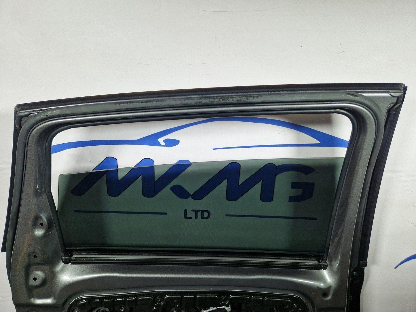 19-ON MERCEDES BENZ B CLASS W247 REAR LEFT N/S COMPLETE DOOR IN GREY 787