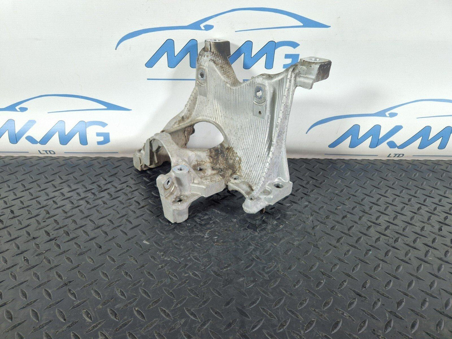 16-19 AUDI A4 B9 GENUINE FRONT LEFT SIDE N/S SUBFRAME BRACKET MOUNT 8W0399295E