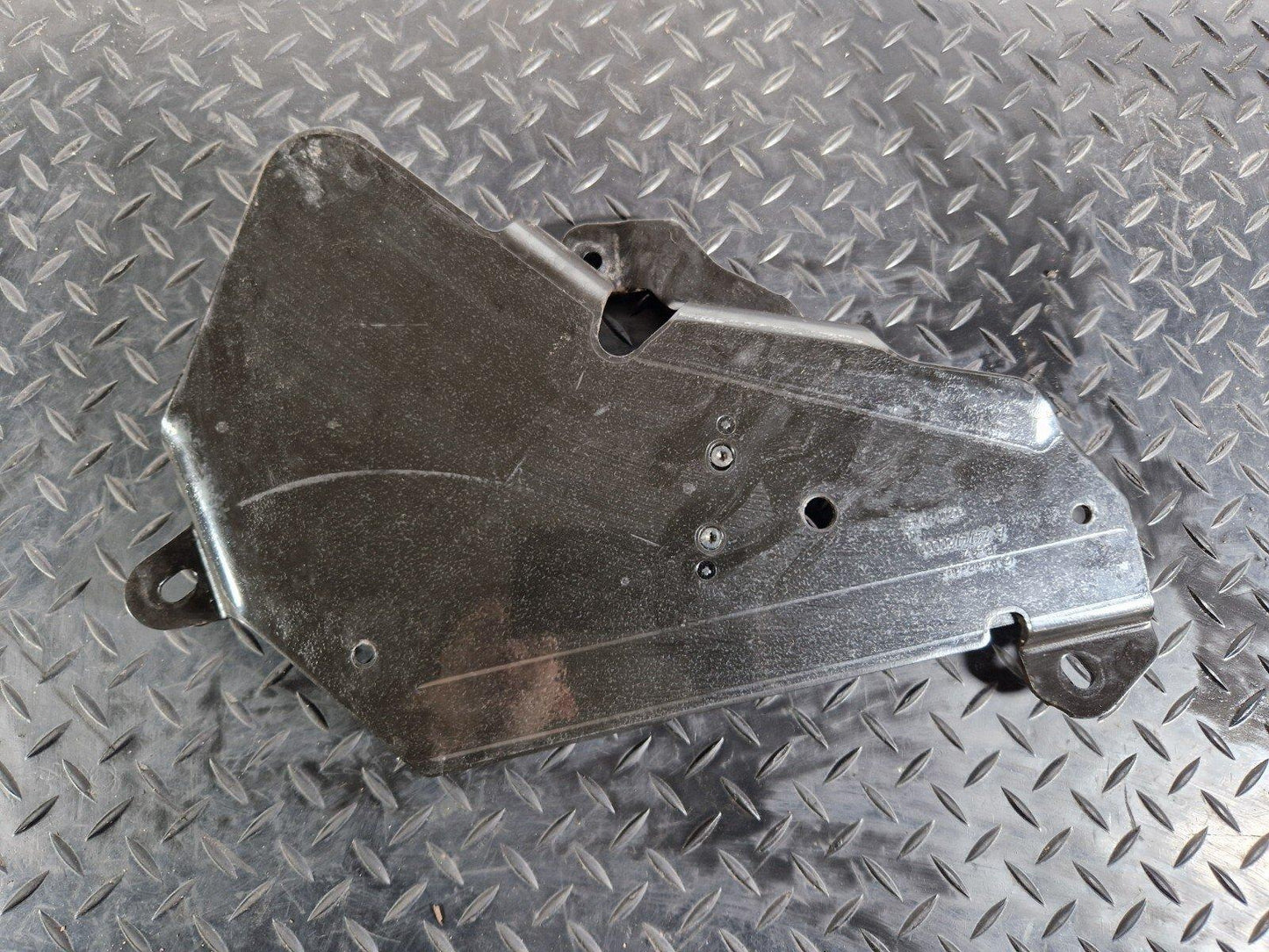 19-ON MERCEDES B W247 CLASS FUEL FILLER NECK PROTECTIVE METAL SHEET A2474750000