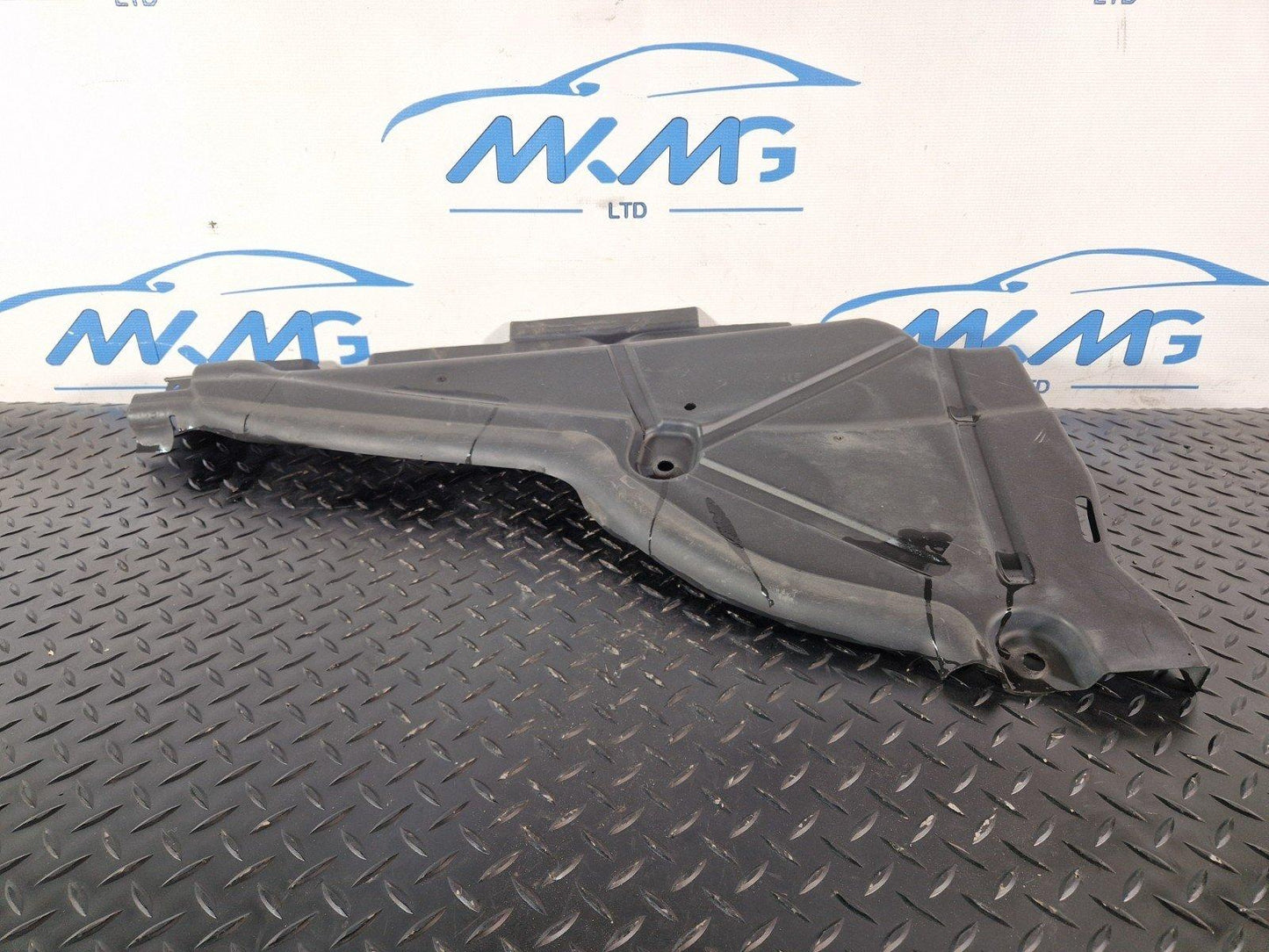 11-19 MERCEDES BENZ ML W166 REAR LEFT UNDERTRAY SPLASH GUARD A1666807501