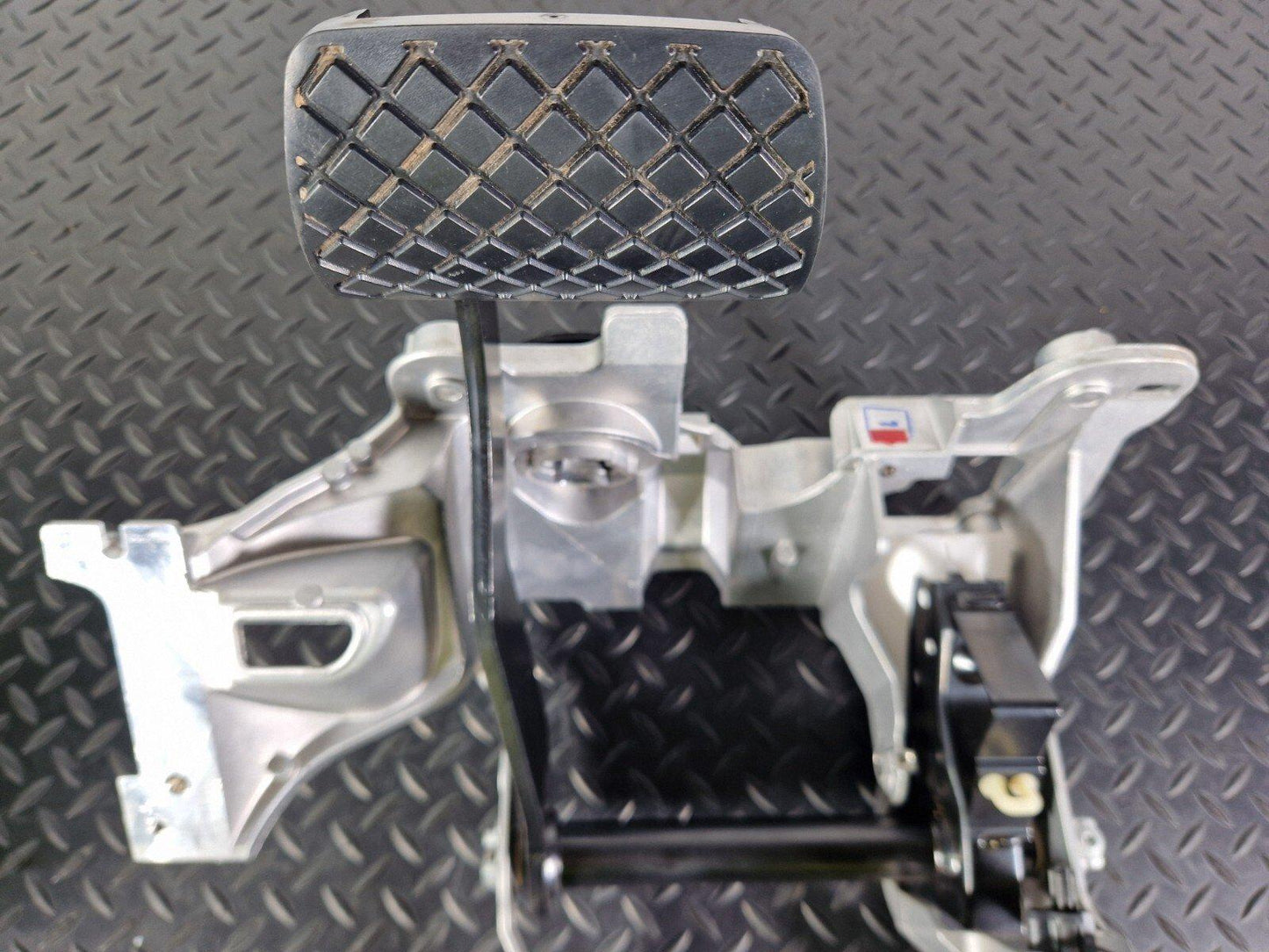 12-17 AUDI Q5 S-LINE GENUINE OEM BRAKE PEDAL 8K2721117