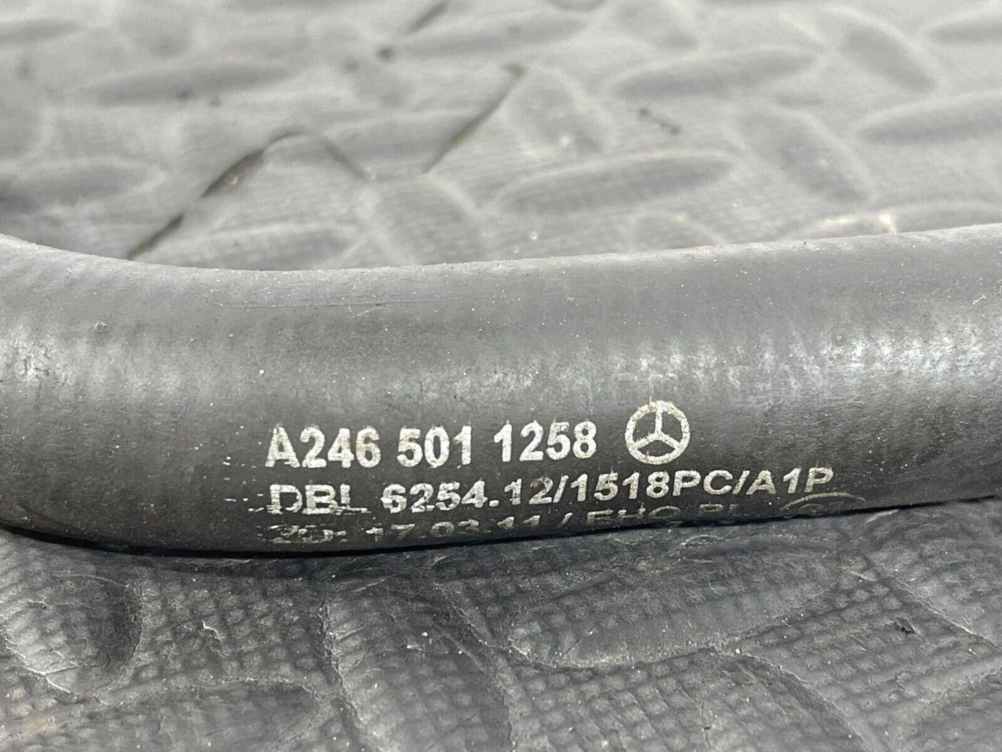 13-19 MERCEDES BENZ CLA C117 GENUINE OIL COOLER PUMP COOLANT HOSE A2465011258