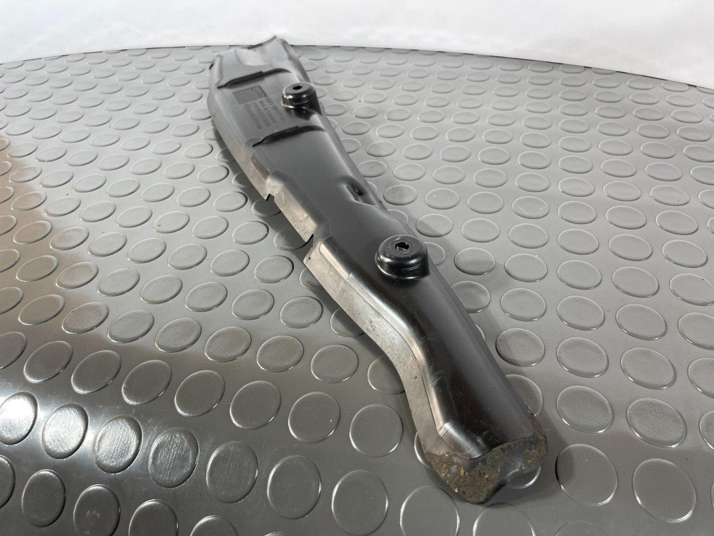 16-19 AUDI A4 B9 ESTATE GENUINE FRONT RIGHT WING FILLER INSULATOR 8W0821112