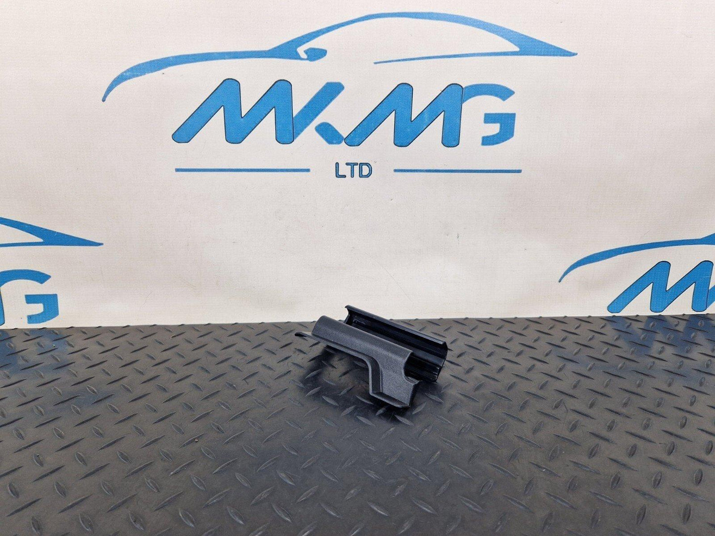 14-21 MERCEDES BENZ C220D W205 OEM FRONT SEAT GUIDE RAIL END COVER A2059190700