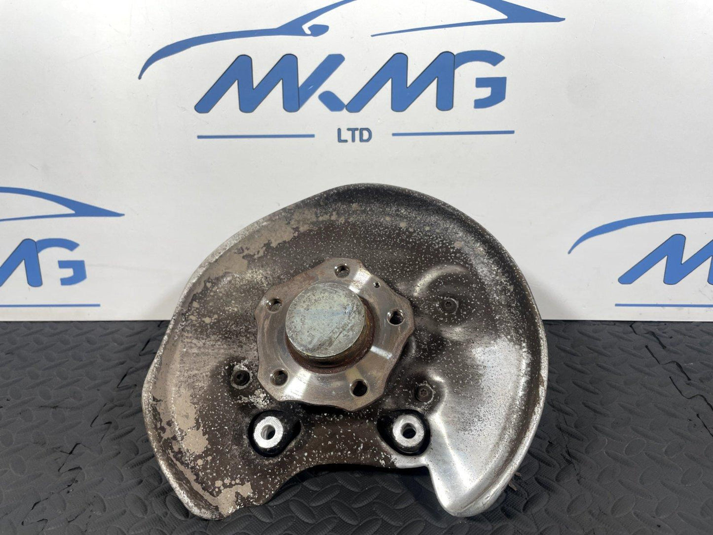 16-19 AUDI A4 B9 GENUINE REAR RIGHT DRIVER WHEEL HUB & BEARING 8W0505432T