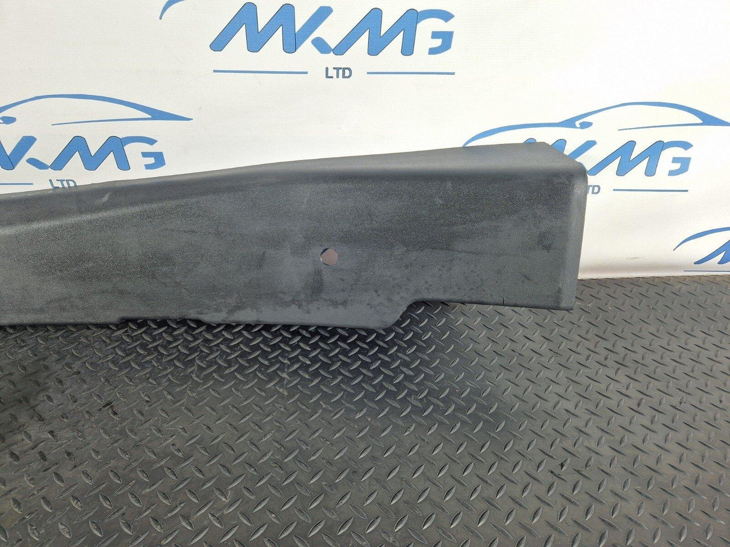 18-ON MERCEDES BENZ SPRINTER W907 W910 LEFT SIDE B PILLAR TRIM COVER A9076903200