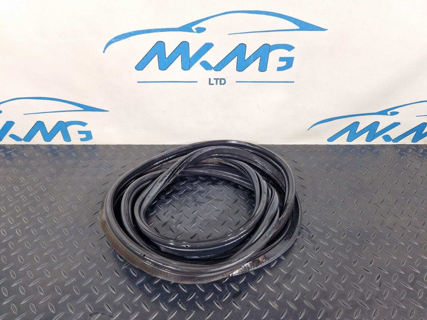 12-18 BMW 3 SERIES F30 F31 TAILGATE BOOTLID TRUNK RUBBER SEAL 7263092