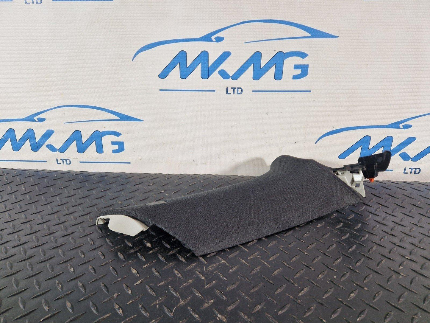 16-22 MERCEDES BENZ X253 DRIVER SIDE REAR C-PILLAR TRIM COVER A2536906901