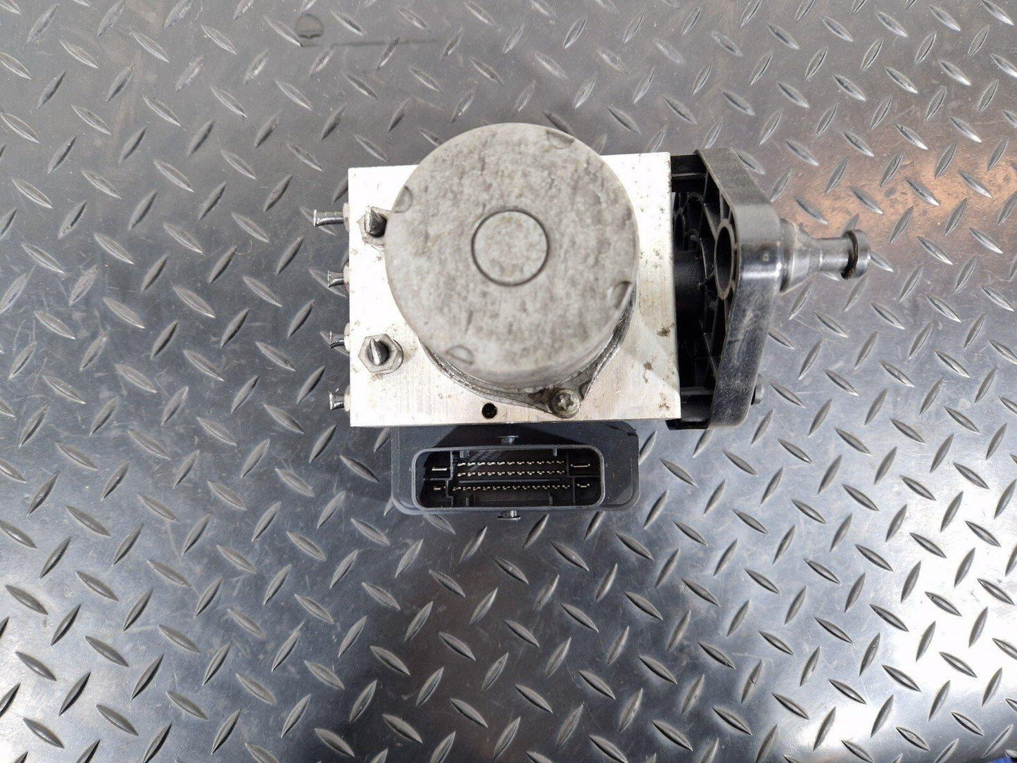 18-ON MERCEDES BENZ SPRINTER W907 OEM ABS PUMP & MODULE A9079003703