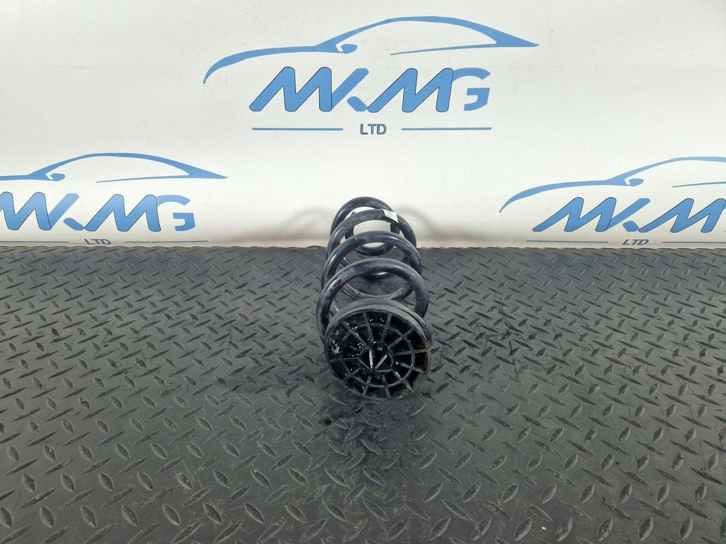 16-19 AUDI A4 B9 OEM REAR COIL SPING 8W0511115DT