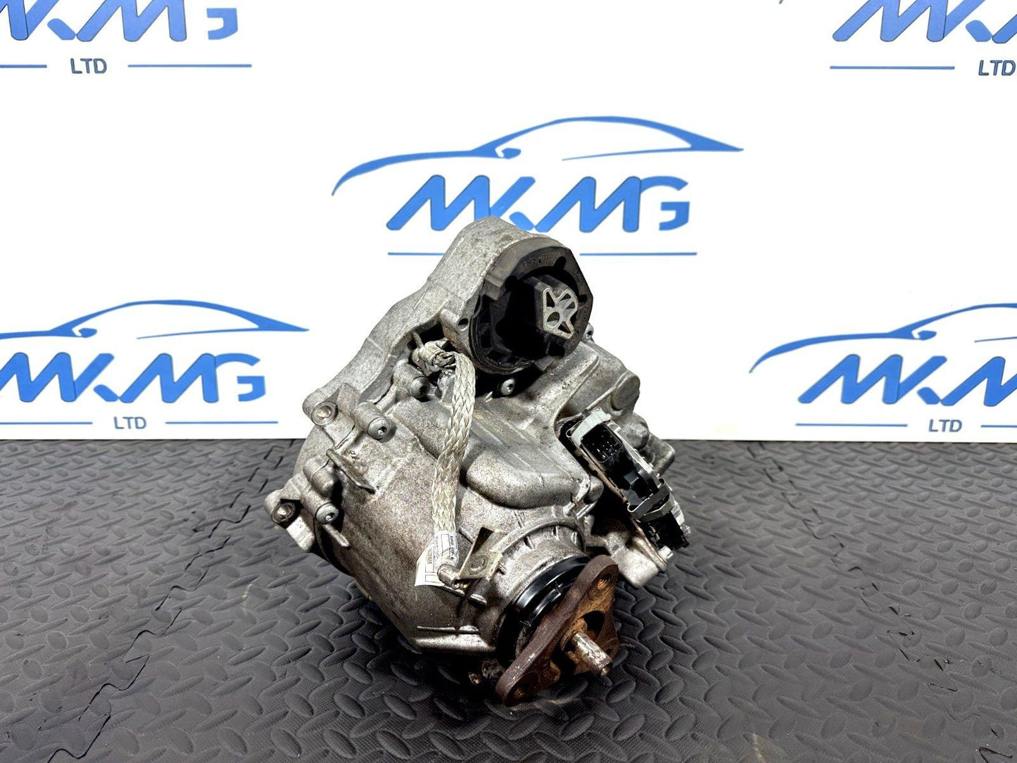 2018 BMW X3 G01  X4 G02 AUTOMATIC TRANSFER CASE BOX 9470189 9470186