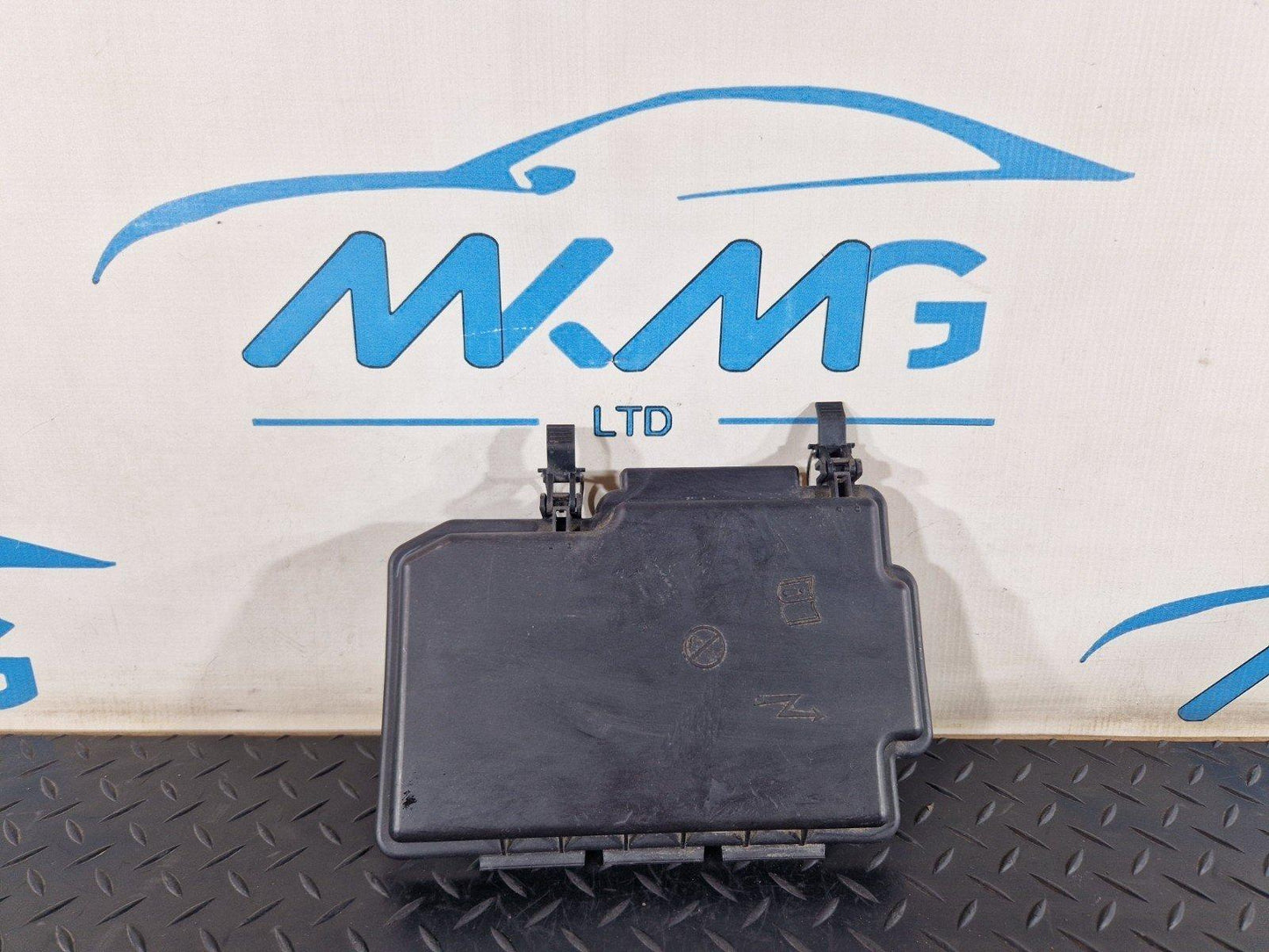 11-19 MERCEDES BENZ ML W166 GENUINE FUSE BOX COVER LID A1665400182