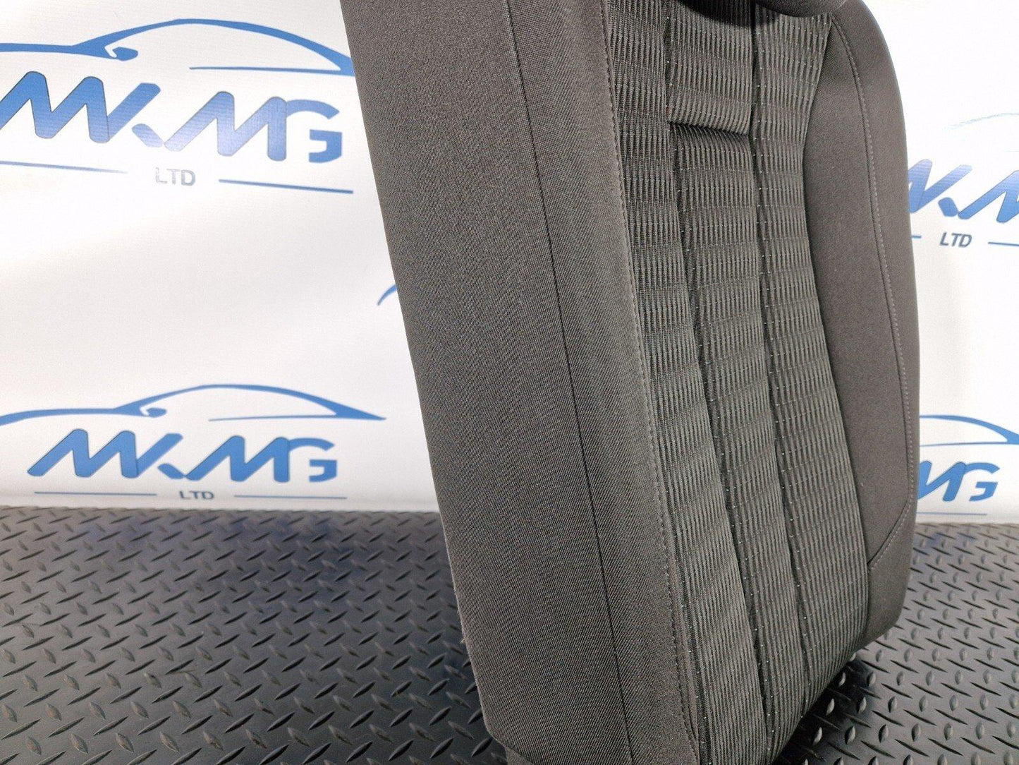 16-19 AUDI A4 B9 SALOON GENUINE REAR N/S CLOTH SEAT BACKREST WITH HEADREST