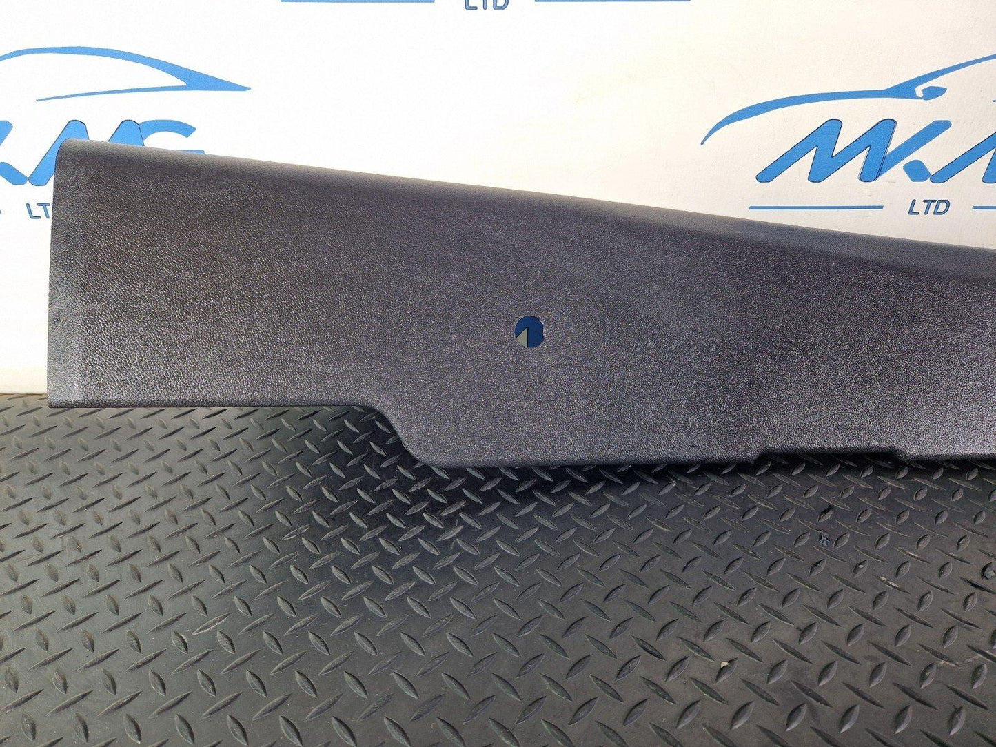 18ON MERCEDES BENZ SPRINTER W907 W910 RIGHT SIDE B PILLAR TRIM COVER A9076905200