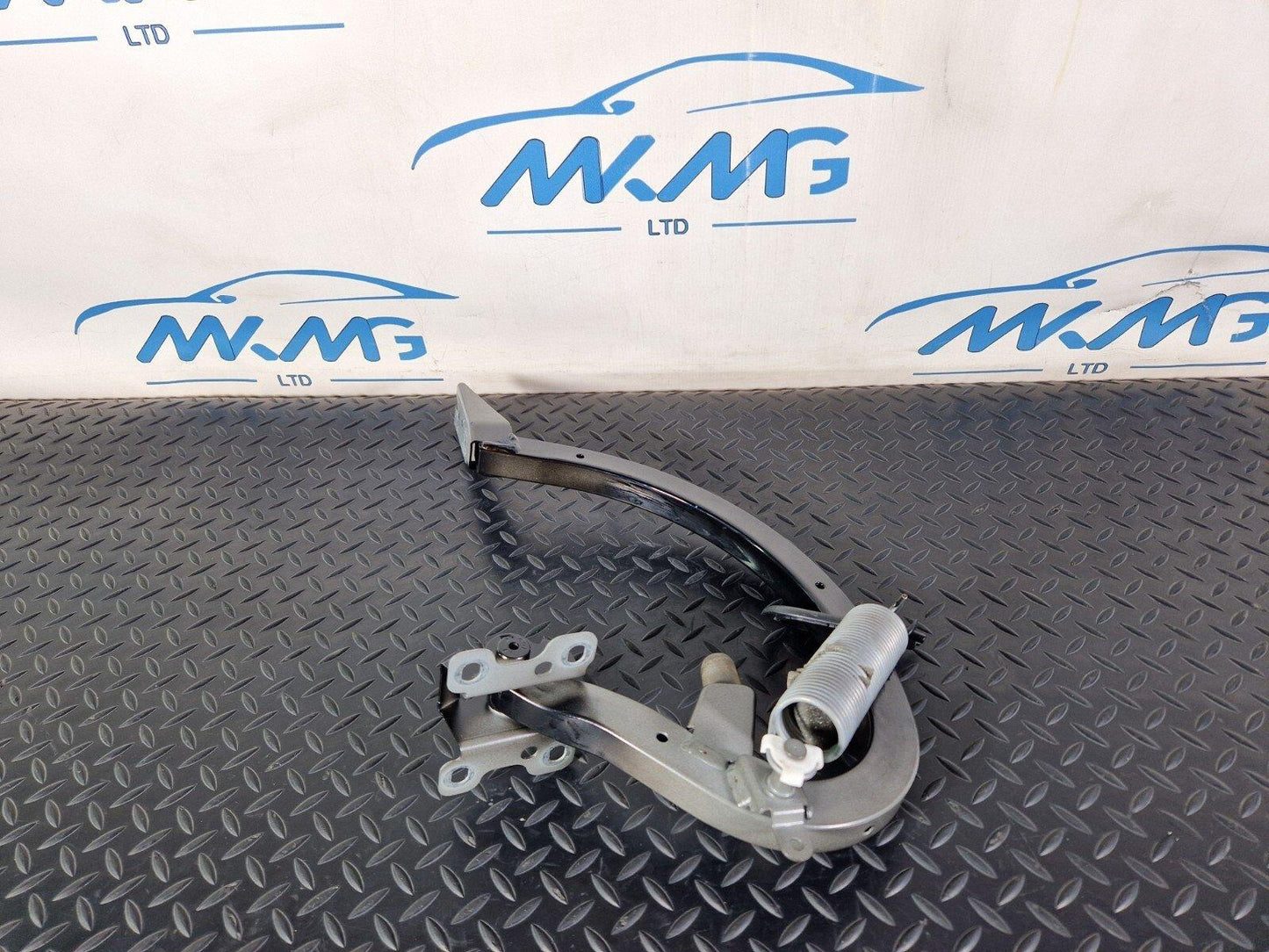 16-24 AUDI A5 F5 COUPE GENUINE REAR TAILGATE BOOTLID HINGE LEFT SIDE 8W6827301