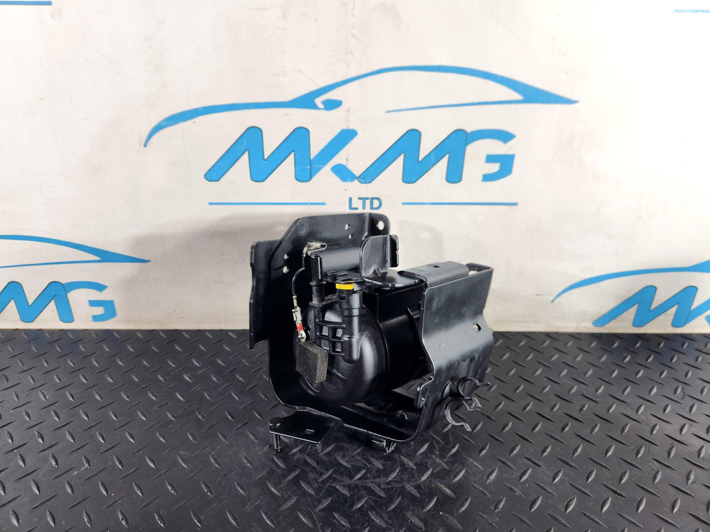 Land Rover Range Rover Evoque L551 SUV Genuine Fuel Filter Housing M8D2-9D202-AF