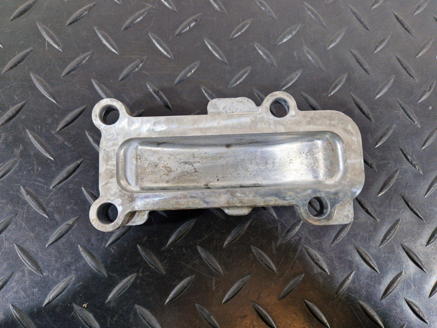 15-18 AUDI A7 4G GENUINE V6 3.0TDI CRT CYLINDER HEAD END PLATE 059103708A