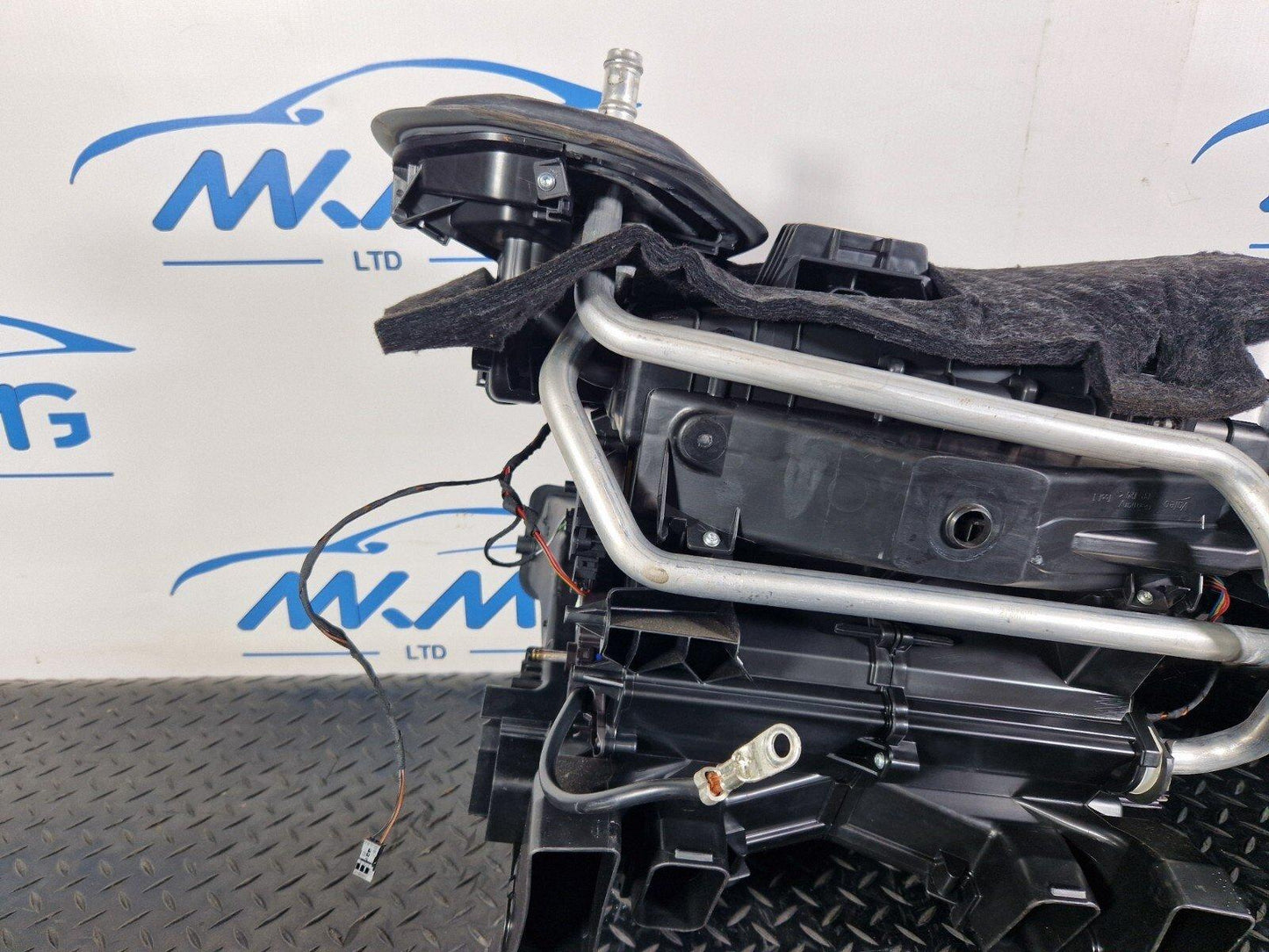 14-21 MERCEDES BENZ C300h W205 GENUINE HEATER MATRIX/RADIATOR/CORE A2058306304