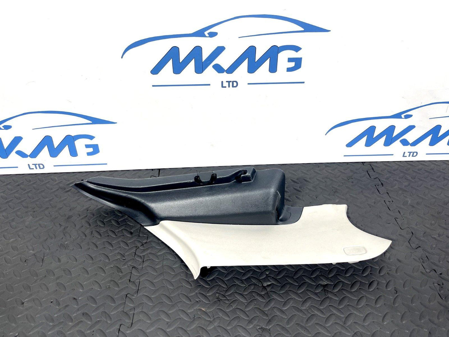 12-18 MERCEDES BENZ W176 DRIVER OFF SIDE INTERIOR REAR C PILLAR TRIM A1766902200