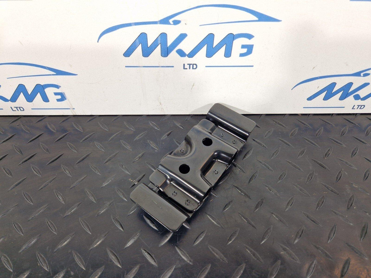 10-18 AUDI A7 4G S-LINE GENUINE OEM MOUNTING TIE DOWN EYE 4G8813383