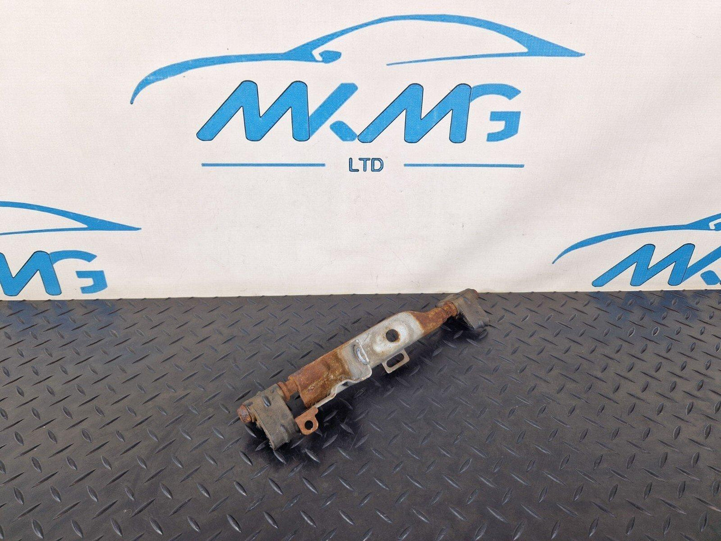 14-21 MERCEDES BENZ W205 EXHAUST SYSTEM HOLDER MOUNT BRACKET A2054902540
