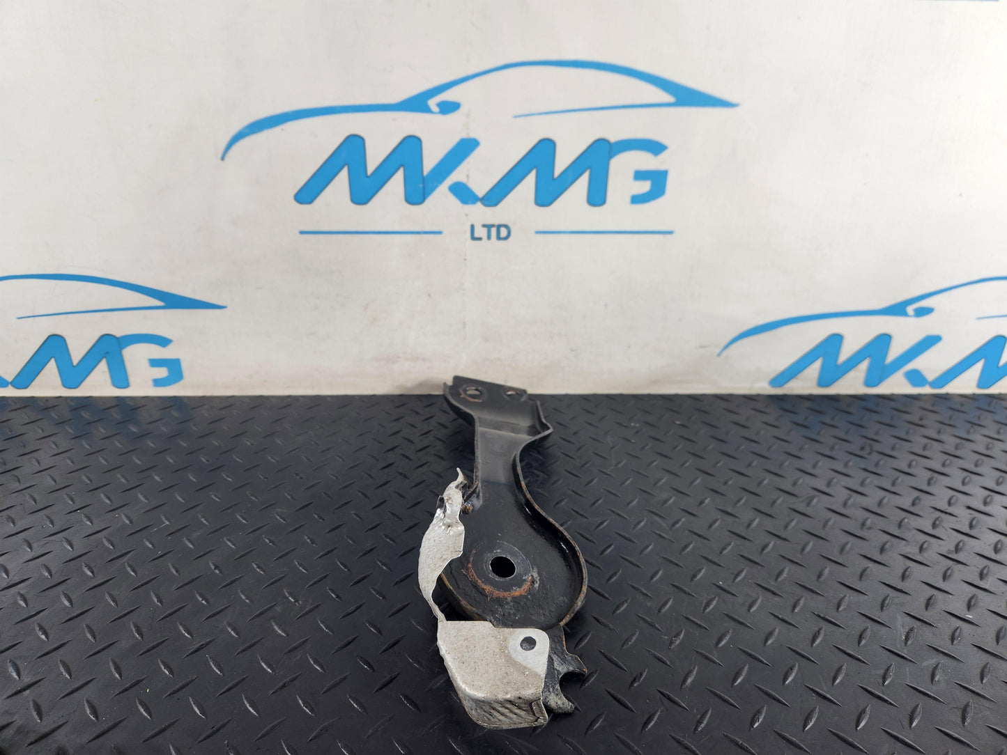 19-ON RANGE ROVER EVOQUE L551 REAR LEFT N/S SIDE SUSPENSION BRACKET J9C35C365AF