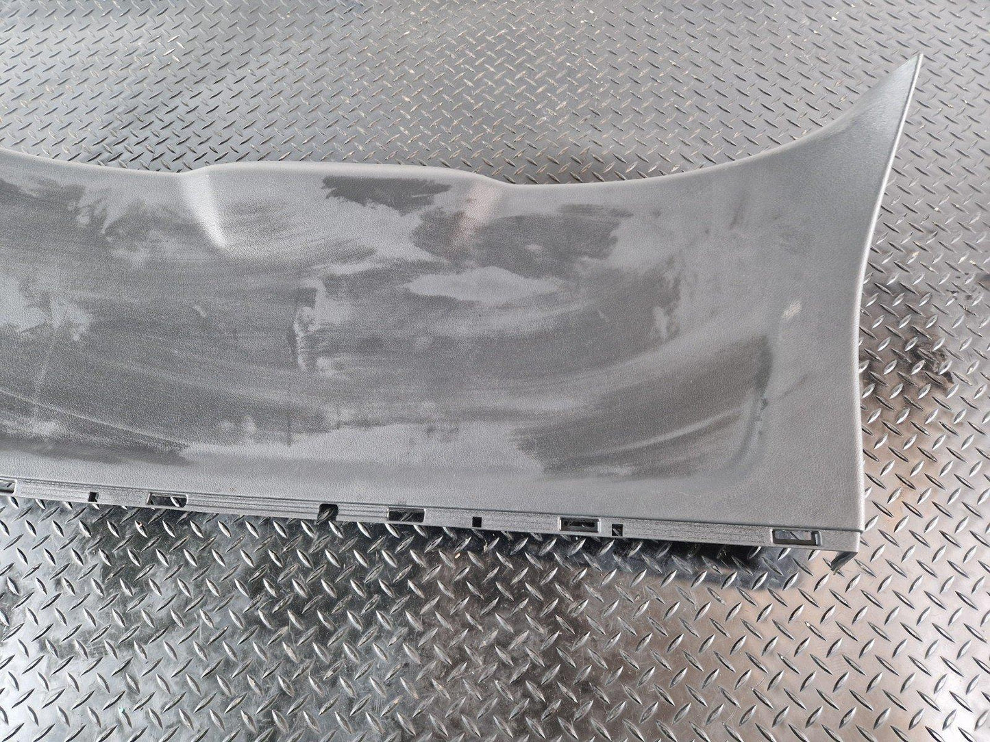 19-ON MERCEDES BENZ B CLASS W247 GENUITAILGATE BOOT PANEL COVER TRIM A2477402300