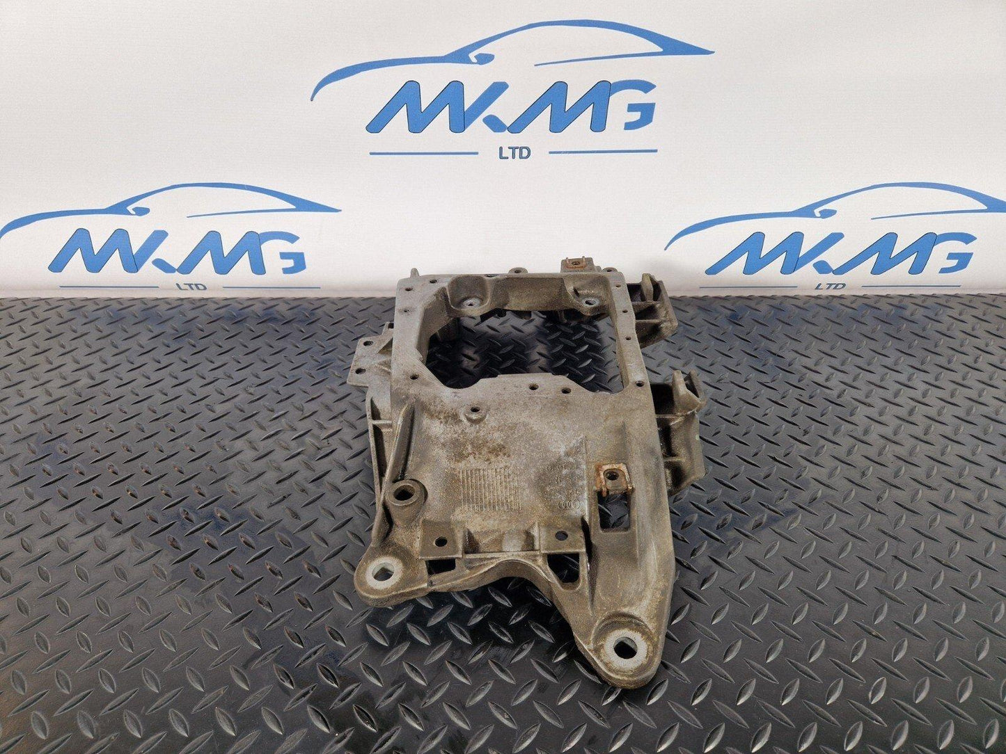 10-18 AUDI A7 4G S-LINE GEARBOX TRANSMISSION BRACKET HOLDER MOUNT 4G0399263R
