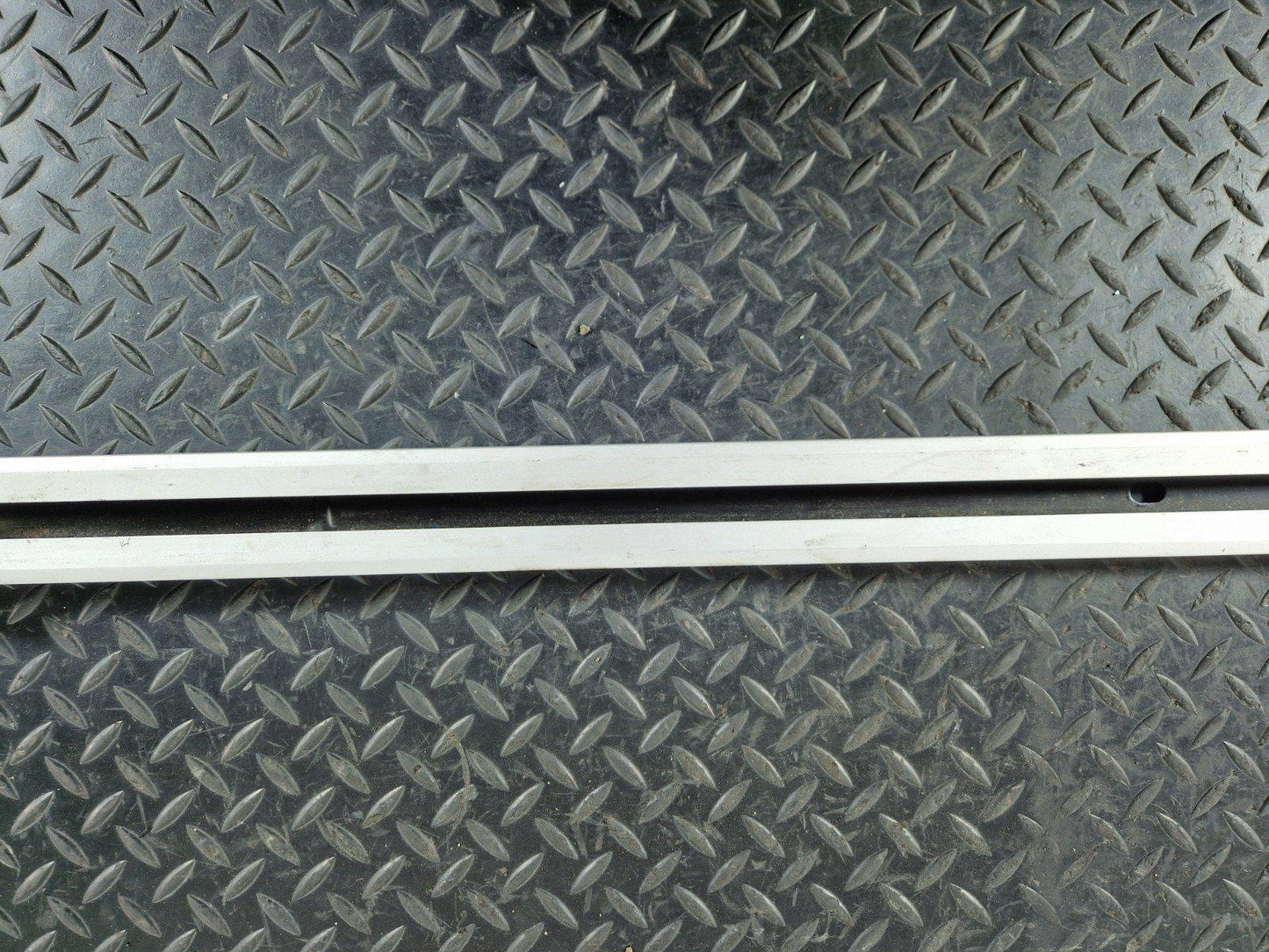 12-18 AUDI A6 C7 GENUINE LEFT N/S BOOT LUGGAGE COMPARTMENT MOUNT RAIL 4G9863555A