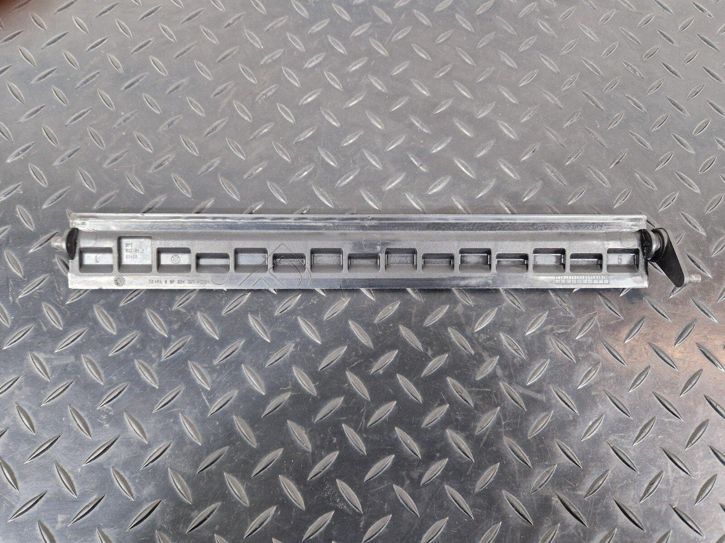 14-21 BMW 2 SERIES GRAN TOURER F45 F46 AIR DUCT SHUTTER GRILL FLAP 1L 8499973