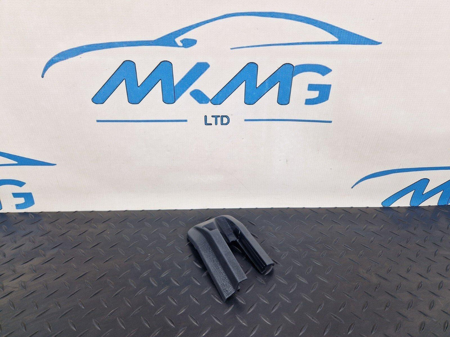 19-ON MERCEDES BENZ CLA C118 FRONT LEFT SEAT GUIDE RAIL COVER TRIM A1779193500